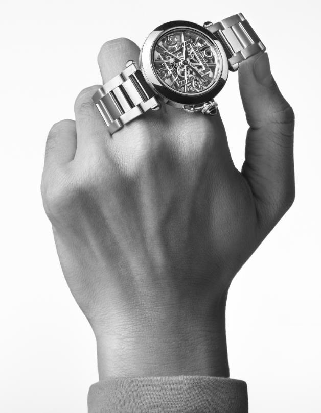 The male replica watches are made from stainless steel.